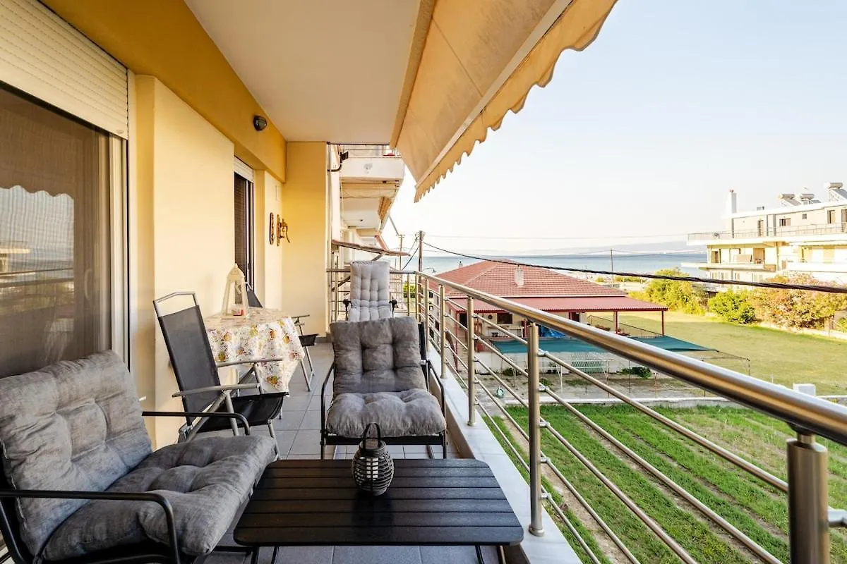 Family Apartment By The Sea Agia Triada